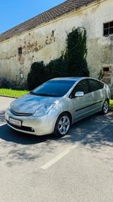 Toyota Prius 1.5-l_VVT-i Executive  - Toyota Prius aus 2004 mit Hybrid-Antrieb
