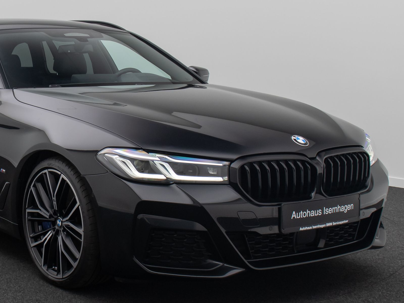 Fahrzeugabbildung BMW 540d xD M Sport DAB Laser HiFi HUD Panorama 20"