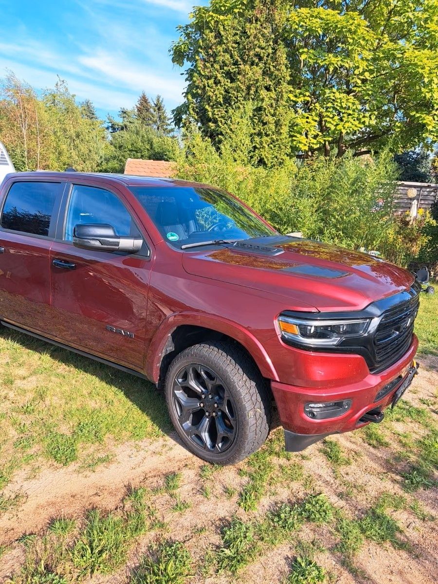 Fahrzeugabbildung Dodge RAM 1500 Limited Night *PANO*LPG*Klappe*Winch