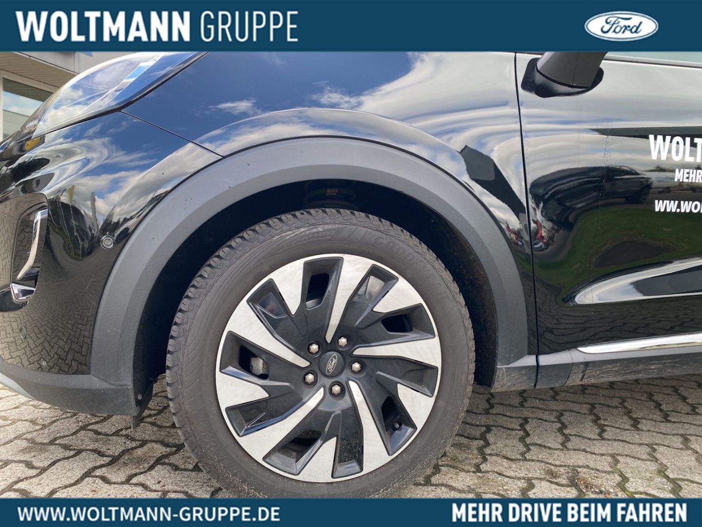 Fahrzeugabbildung Ford Puma Titanium 1.0 EcoBoost, Navi, Ganzjahresreif