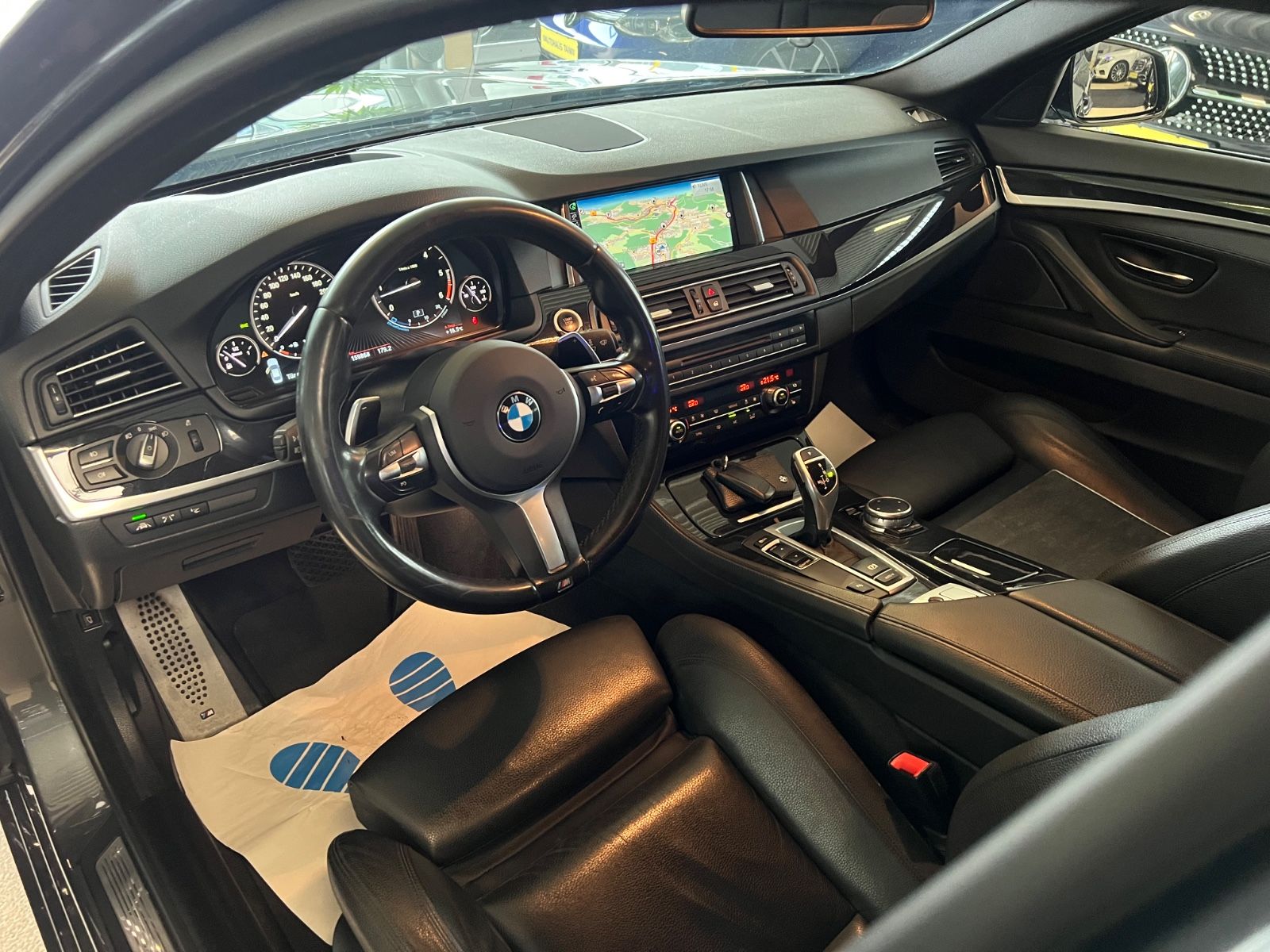 Fahrzeugabbildung BMW 530 5 Lim. M SPORT PAKET * LCI * HEAD-UP*