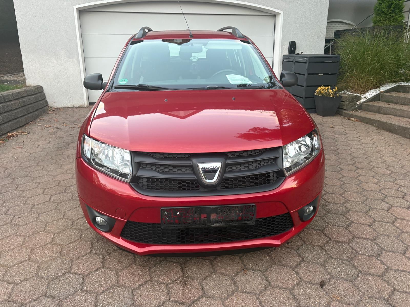 Dacia Logan 2015 — rear view