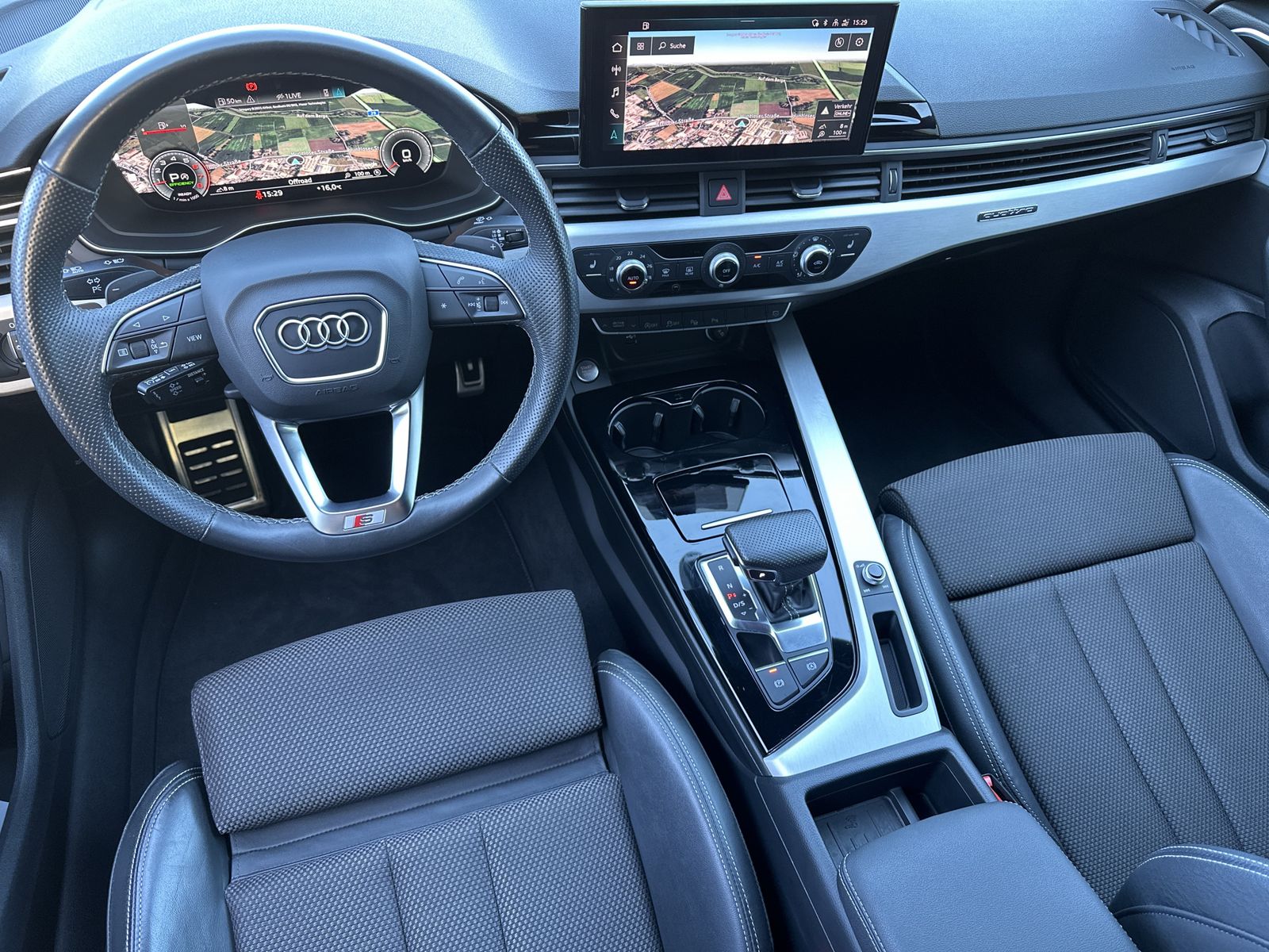Fahrzeugabbildung Audi A4 Avant 40 TFSI Qu S-Line Black NAV+LED+AHK+360