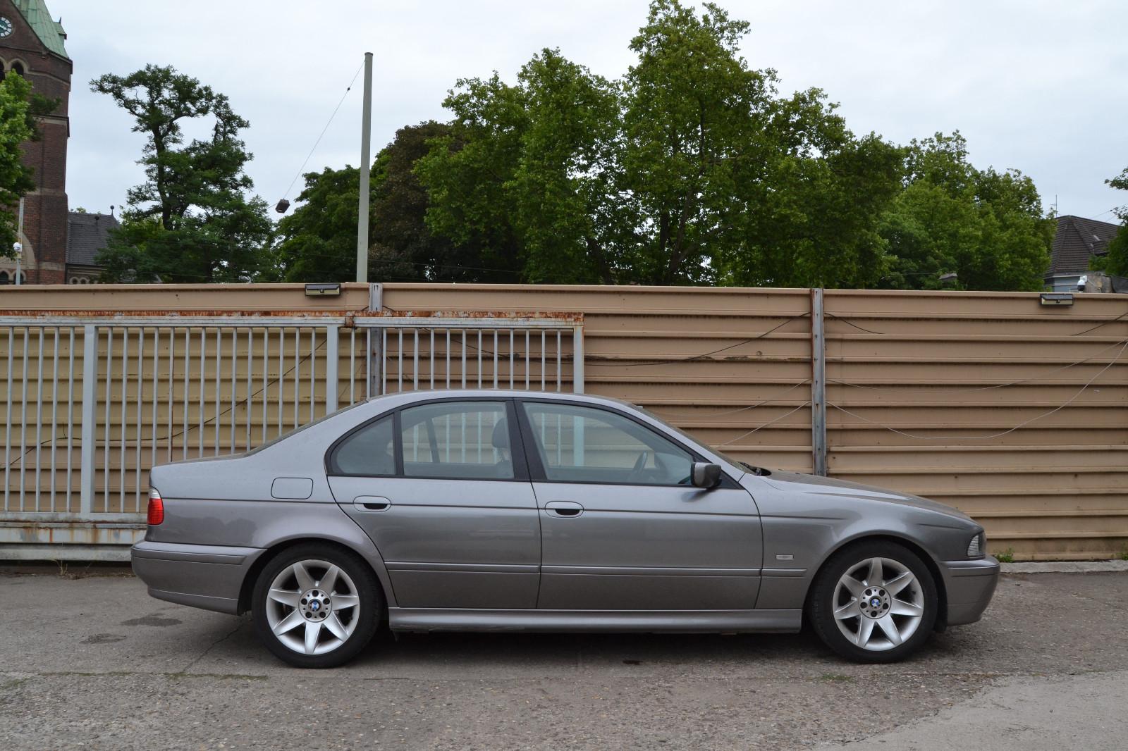 BMW 520i Lifestyle*1.HAND*XENON*LEDER*S.DACH*SHZ*