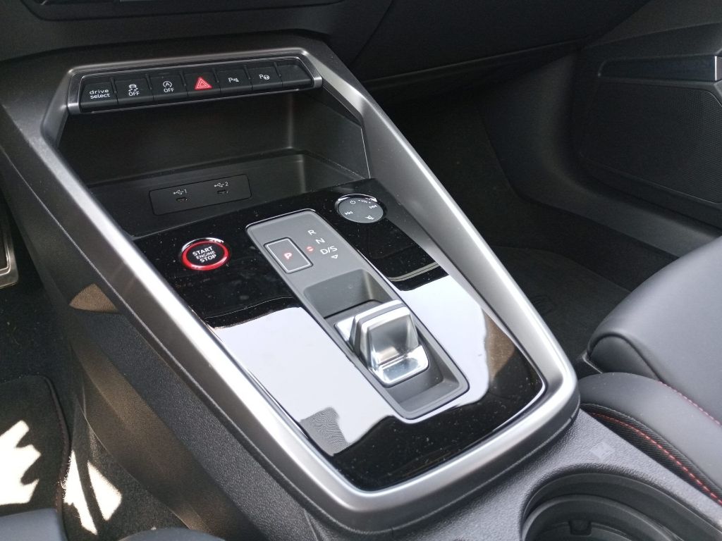 Fahrzeugabbildung Audi RS3 SPORTBACK 2.5 TFSI MAXTON-BK CARBON-DS KW