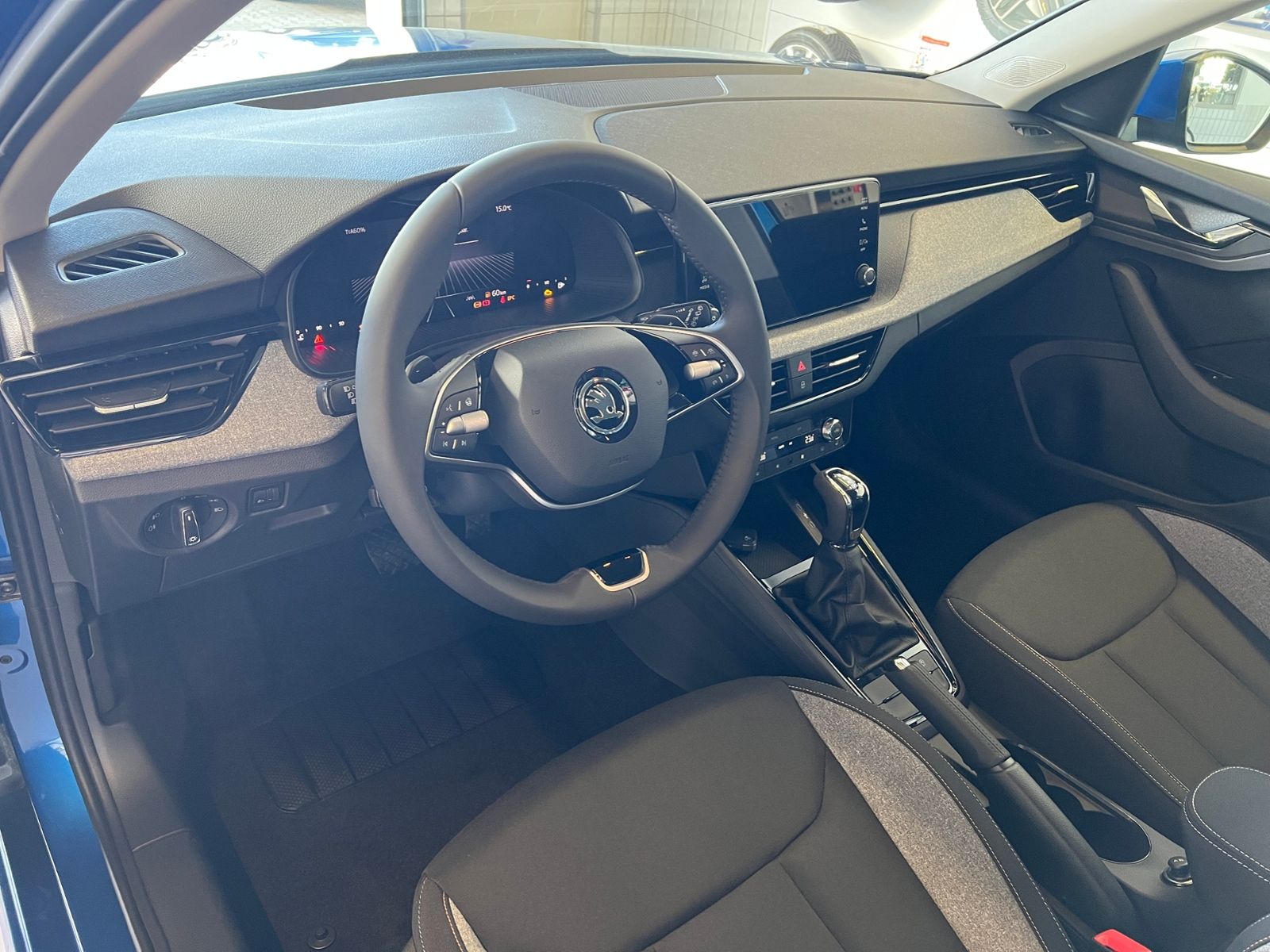 Fahrzeugabbildung SKODA Kamiq Selection 1.0 TSI DSG *AHK, LED, SmartLink