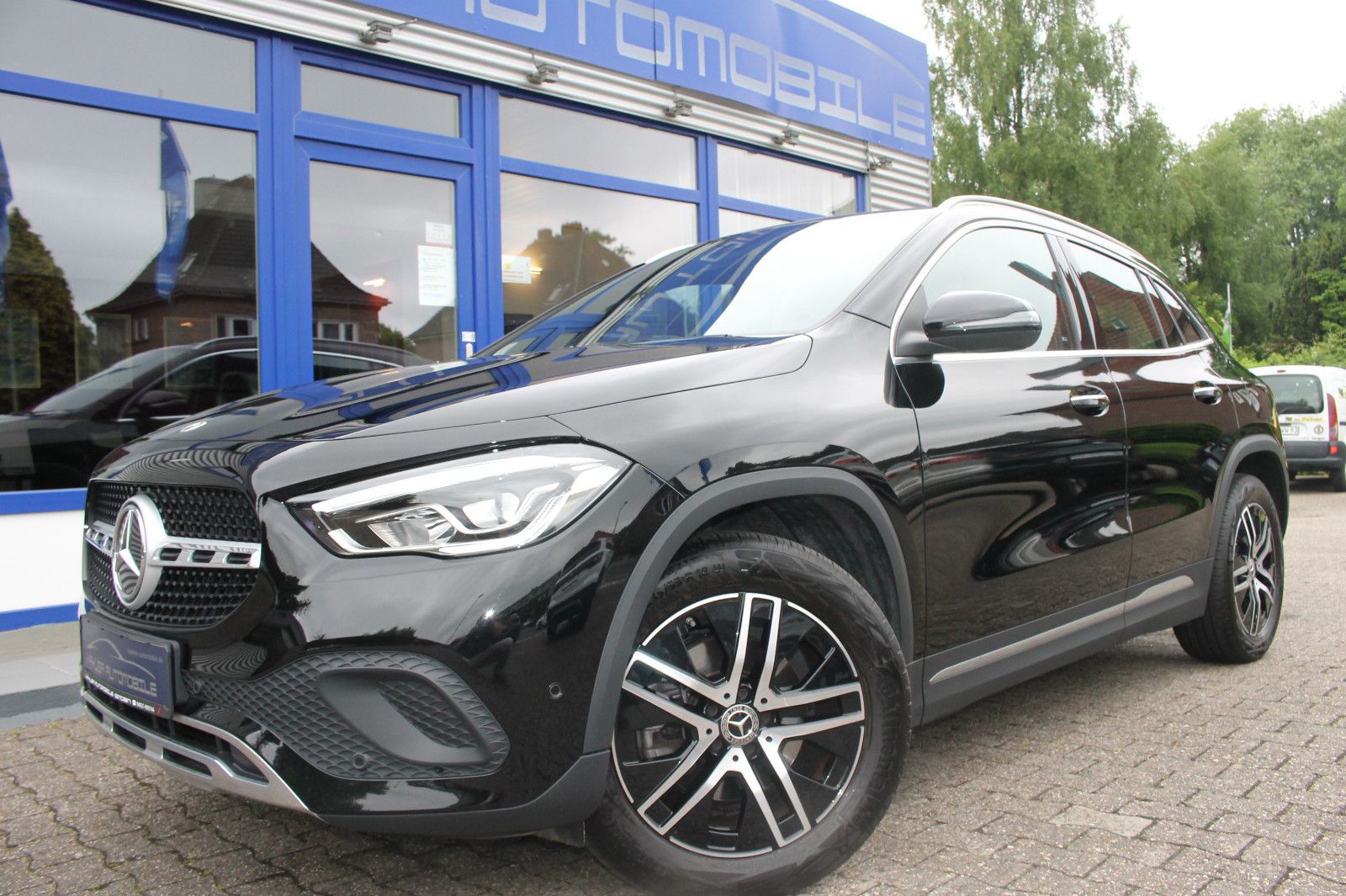 MERCEDES-BENZ GLA 200 Progressive Ambiente/LED/MBUX