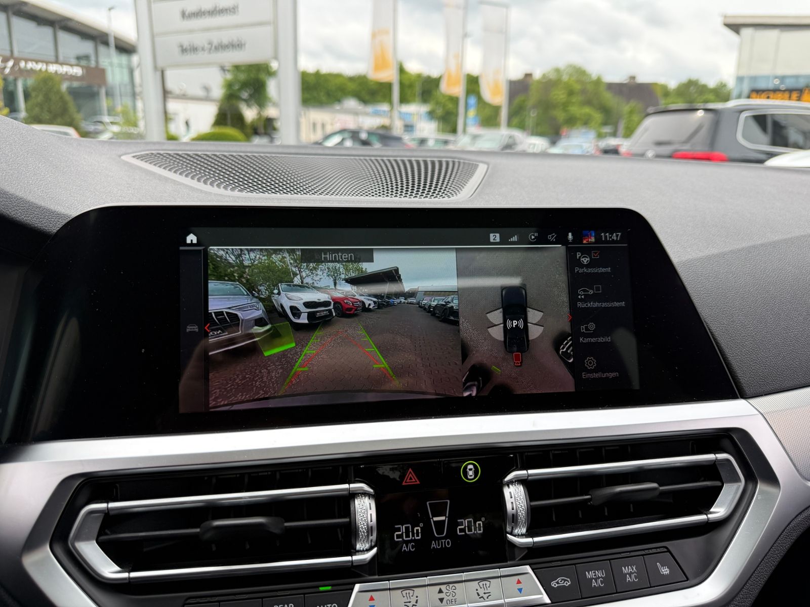 Fahrzeugabbildung BMW 320i  Sport Line GSD ACC HUD LASER 360°
