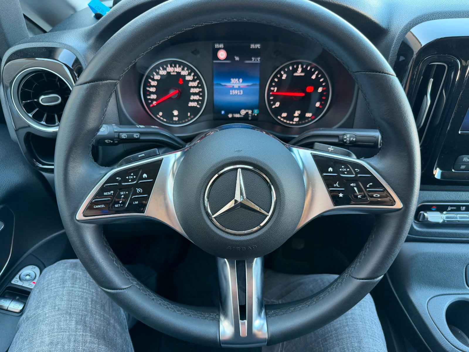 Fahrzeugabbildung Mercedes-Benz Vito 116 CDI 9G Tourer Select AHK2,5to LED