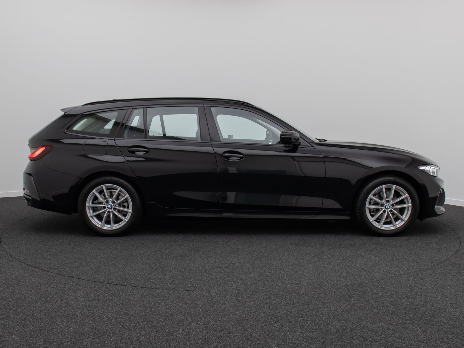 Fahrzeugabbildung BMW 318i Kamera DAB CockPit+ Widscreen Alarm LED