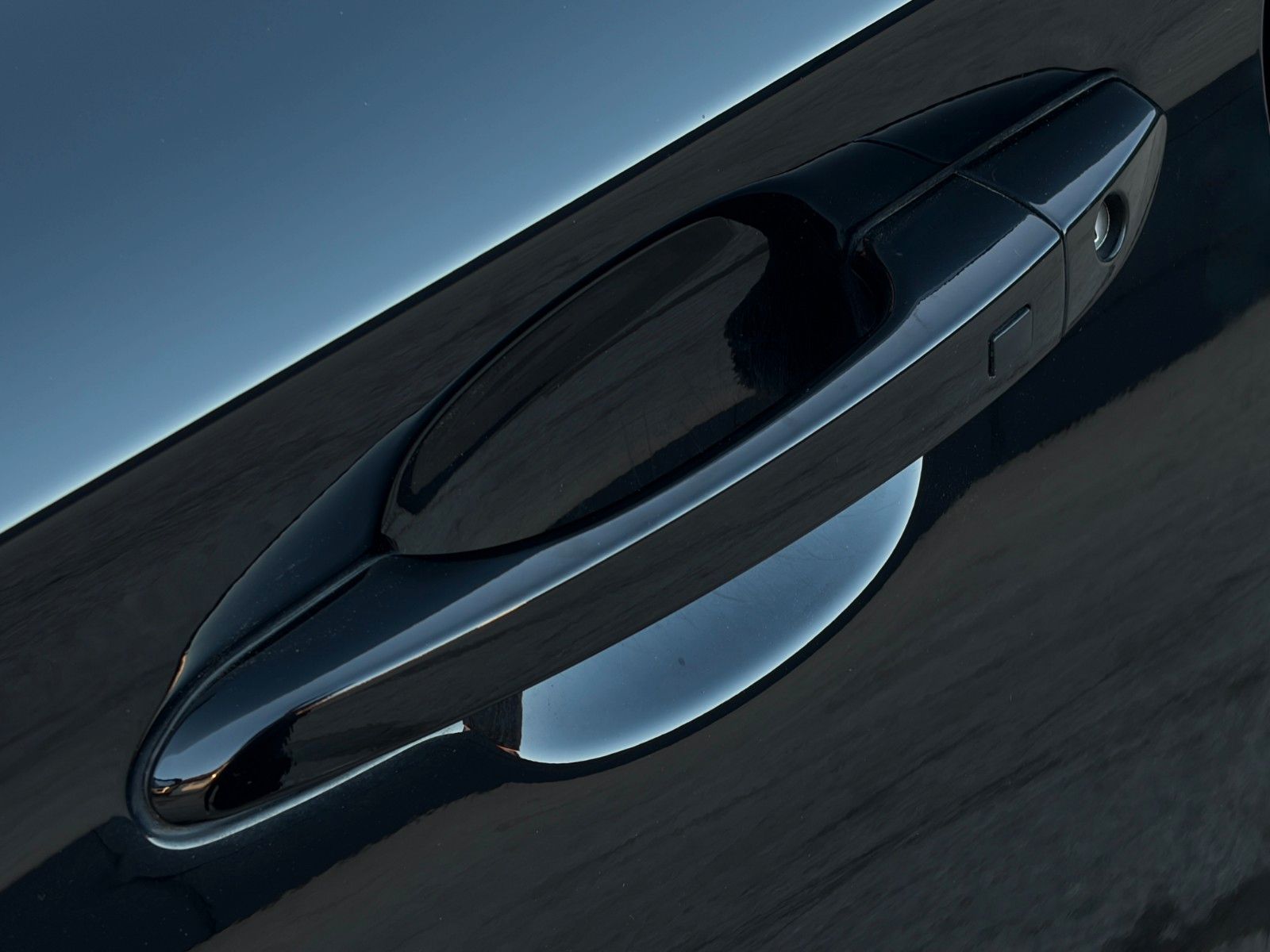 Fahrzeugabbildung Hyundai Kona Elektro TREND 2WD ACC CAM CarPlay LHZ SHZ