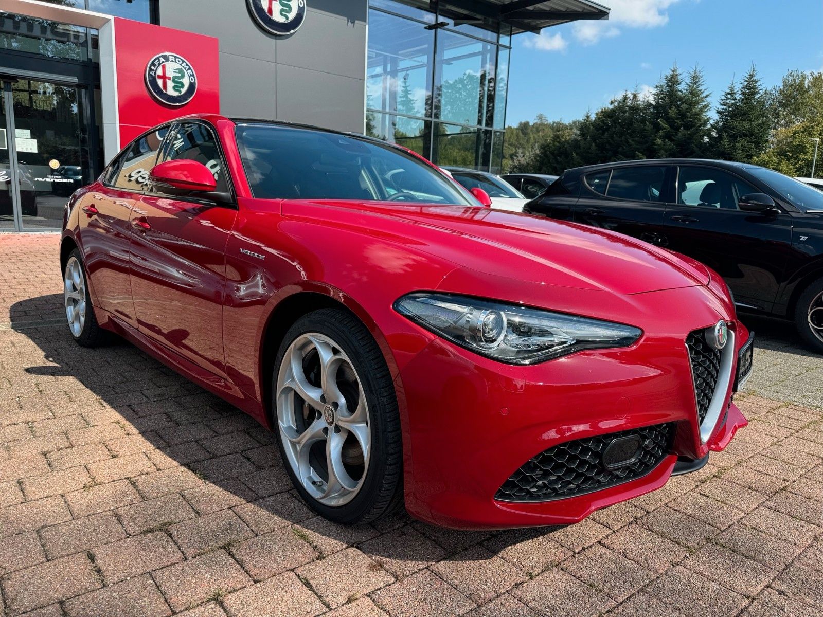 Fahrzeugabbildung Alfa Romeo Giulia Veloce 2.0 AWD 280PS PANORAMA MEMORY KAME