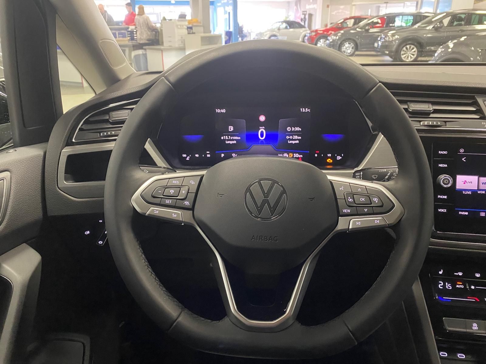 Fahrzeugabbildung Volkswagen Touran 1.5 TSI R-LINE COMFORTLINE DSG+ACC+AHK