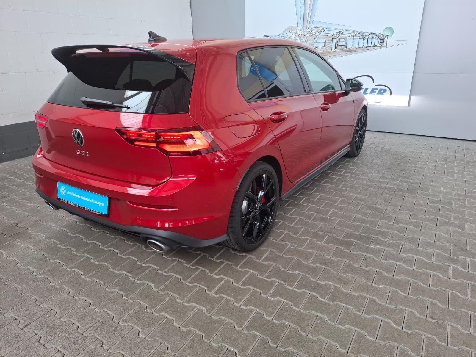 Fahrzeugabbildung Volkswagen Golf VIII Lim. GTI Clubsport 2.0TSI DSG +ACC+LED