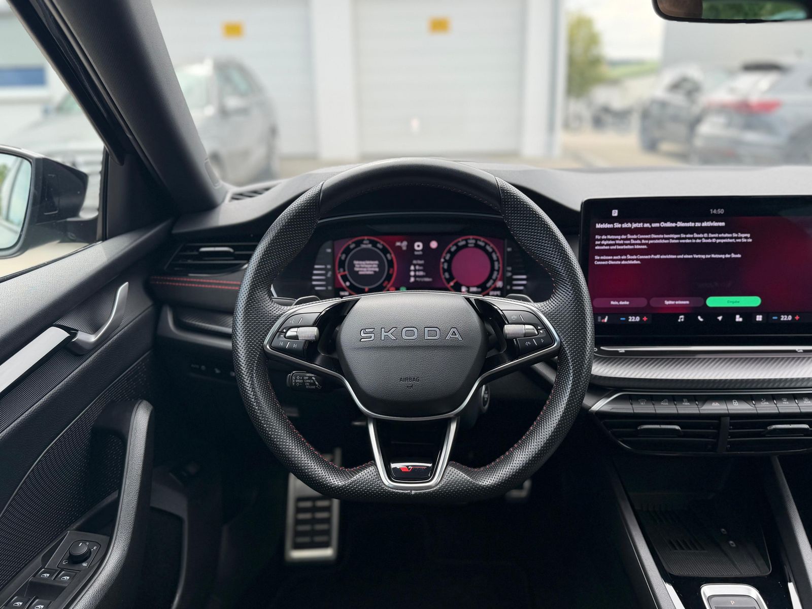 Fahrzeugabbildung SKODA Octavia 2.0 TSI 195 kW RS PANO*MATRIX*AHK*CANTON