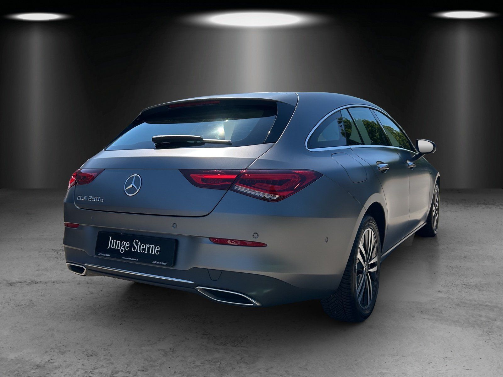 Fahrzeugabbildung Mercedes-Benz CLA 250 e SB 8G MAGNO KeyGo PANO Kamera Ambiente