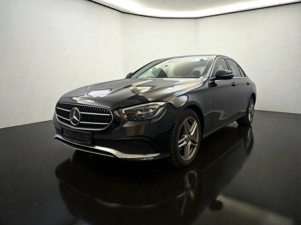 Image of Mercedes-Benz E 300