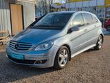 Mercedes-Benz B 200 CDI*Autom*T.Leder*NAVI*PDC*Sitzh.*Tempom*