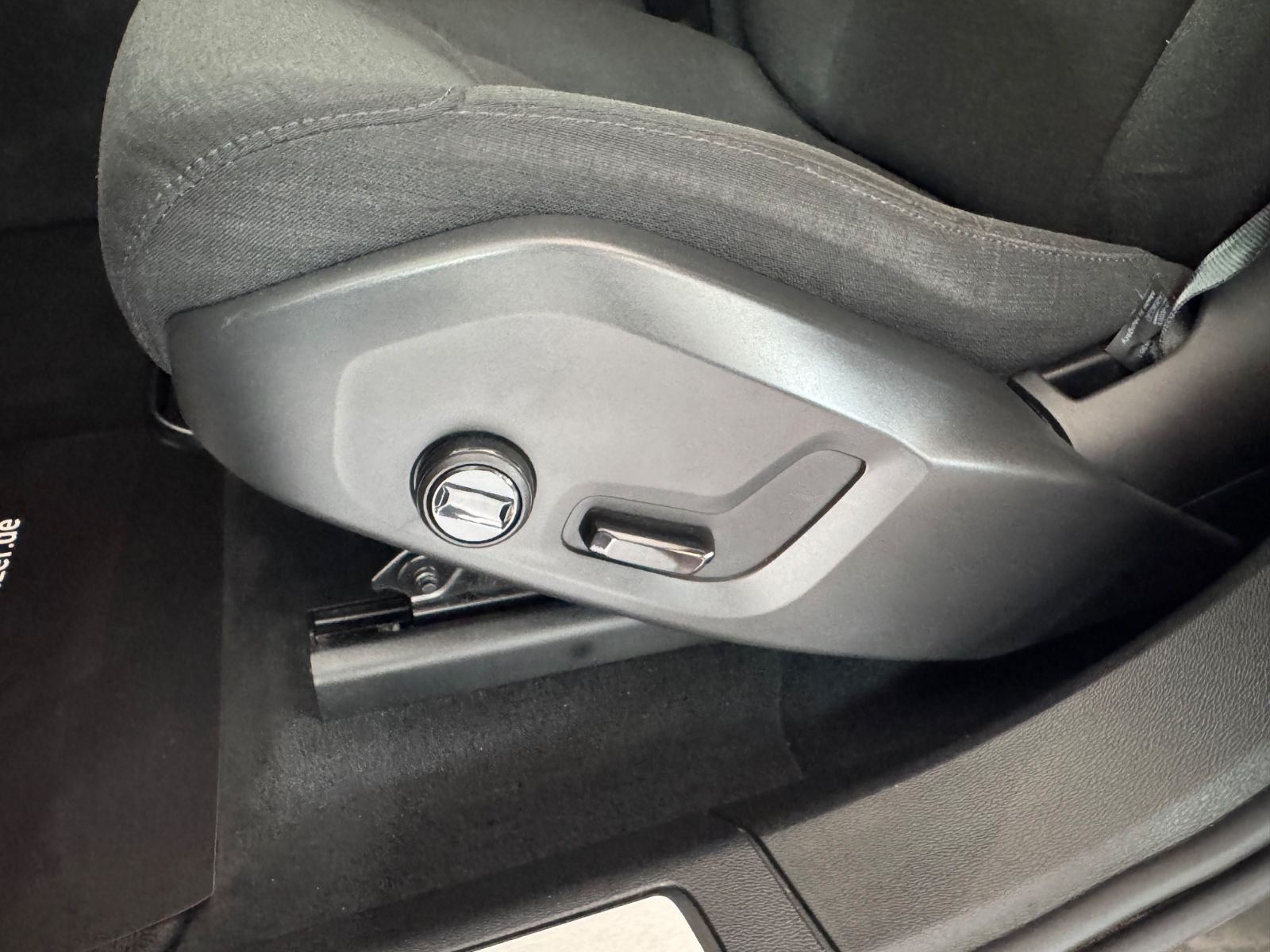 Fahrzeugabbildung Volvo XC60 Inscription Recharge/360°Cam/AHK/PANO/Navi/