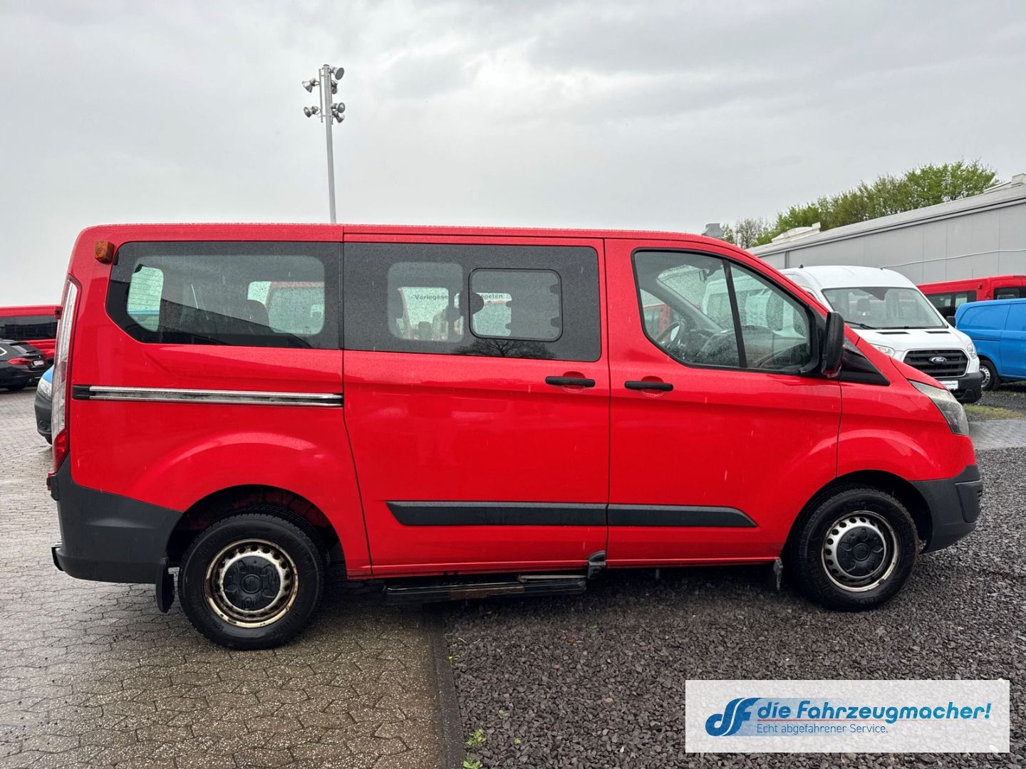 Fahrzeugabbildung Ford Transit Custom Kombi 300 L1 2.2 TDCi *8320 *EXPO