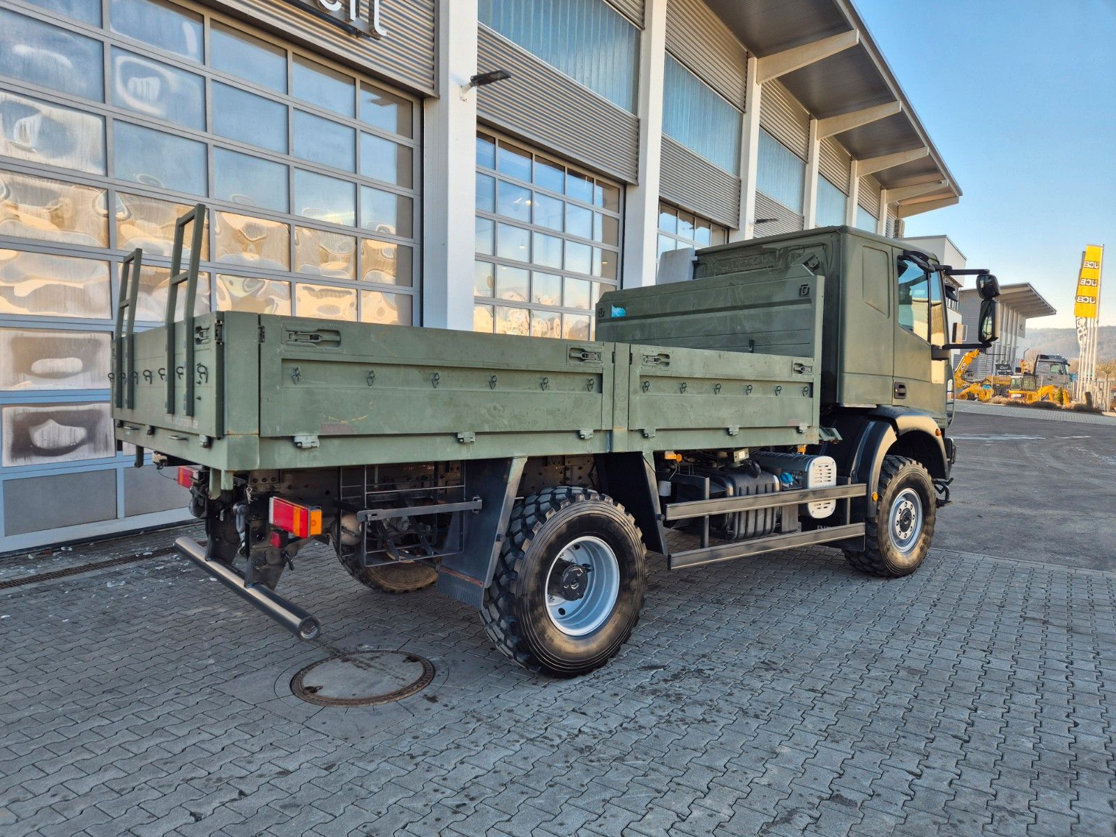 Fahrzeugabbildung Iveco Eurocargo 100E22 4x4 Pritsche