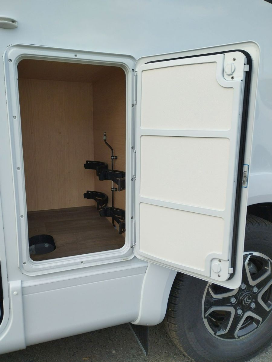 Fahrzeugabbildung Sunlight Adventure T 67S Automatik, Dörr Edition, TV