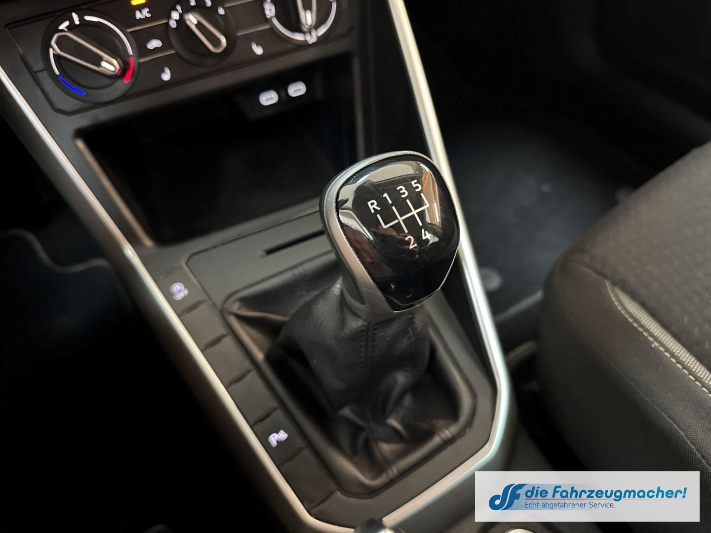 Fahrzeugabbildung Volkswagen Polo VI Life Navi Digitales Cockpit LED ACC Appl