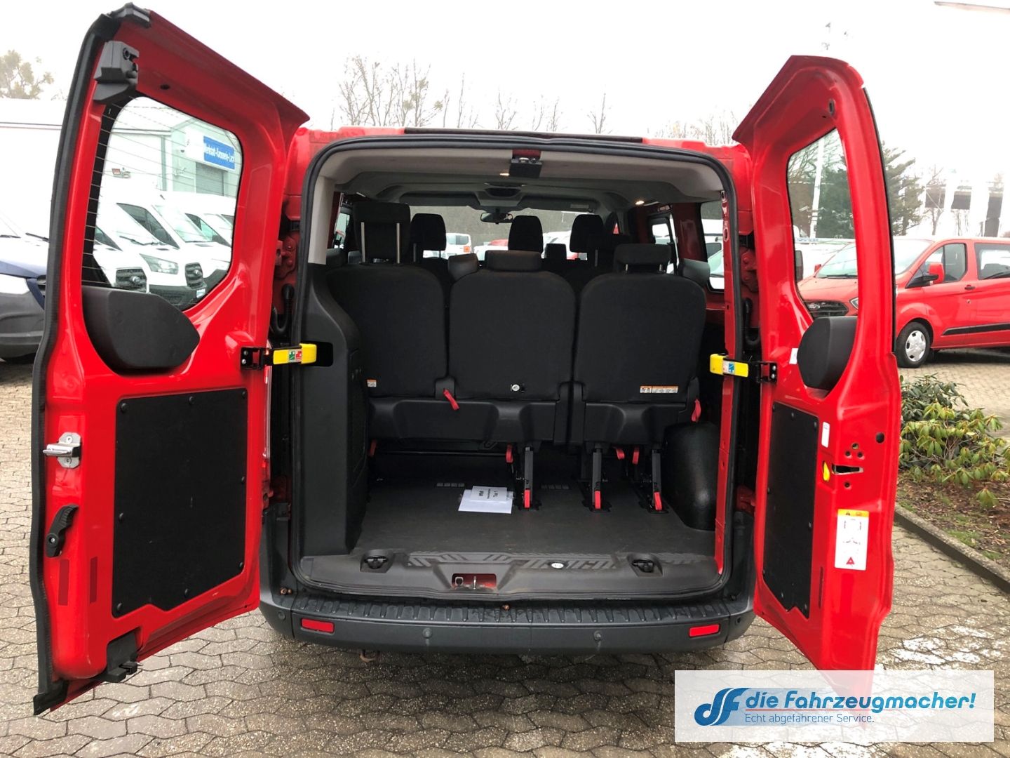 Fahrzeugabbildung Ford Transit Custom Kombi 300 L1 2.2 TDCi *1871