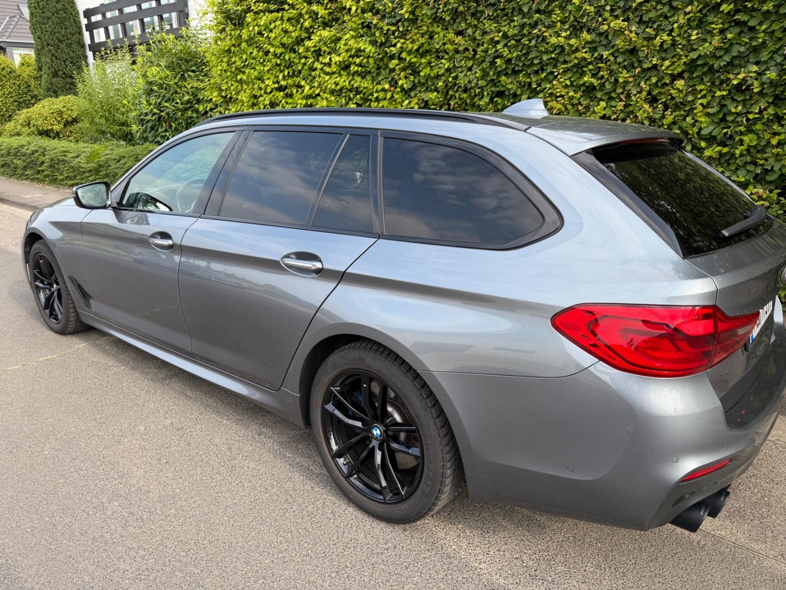 BMW 540i xDrive Touring M-Sport AHK Pano ACSchnitzer