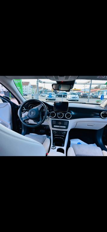 Image of Mercedes-Benz CLA 200 Shooting Brake