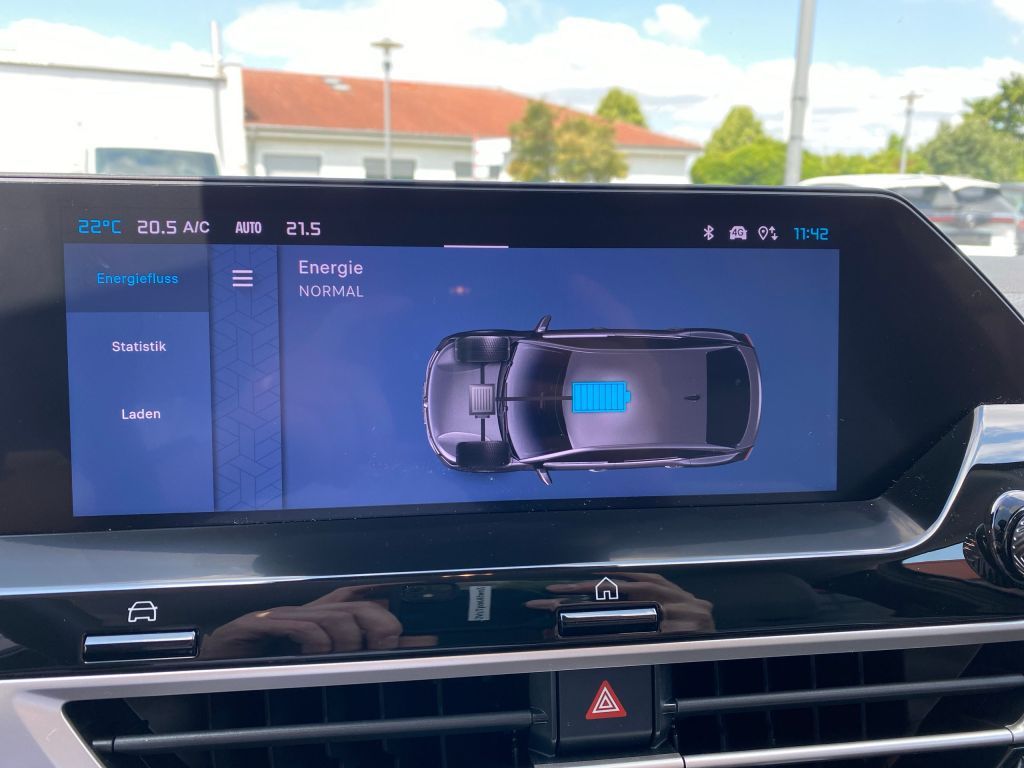 Fahrzeugabbildung Citroën e-C4 Elektro 156 MAX *Cam*Technopak*11 kW*Navi*