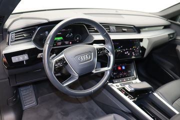 Audi Q8 e-tron - 10