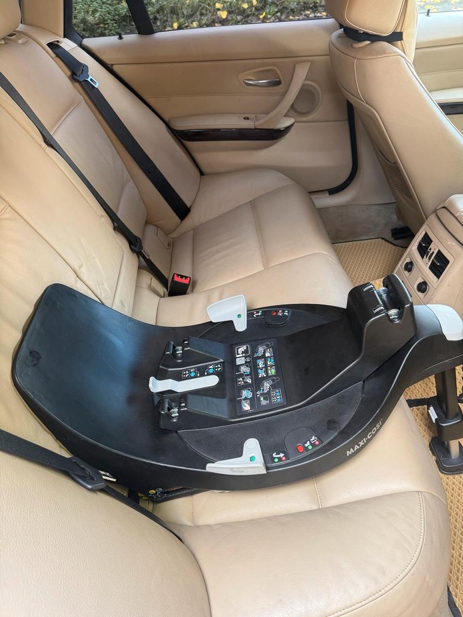 BMW 318 2008 — photo 11