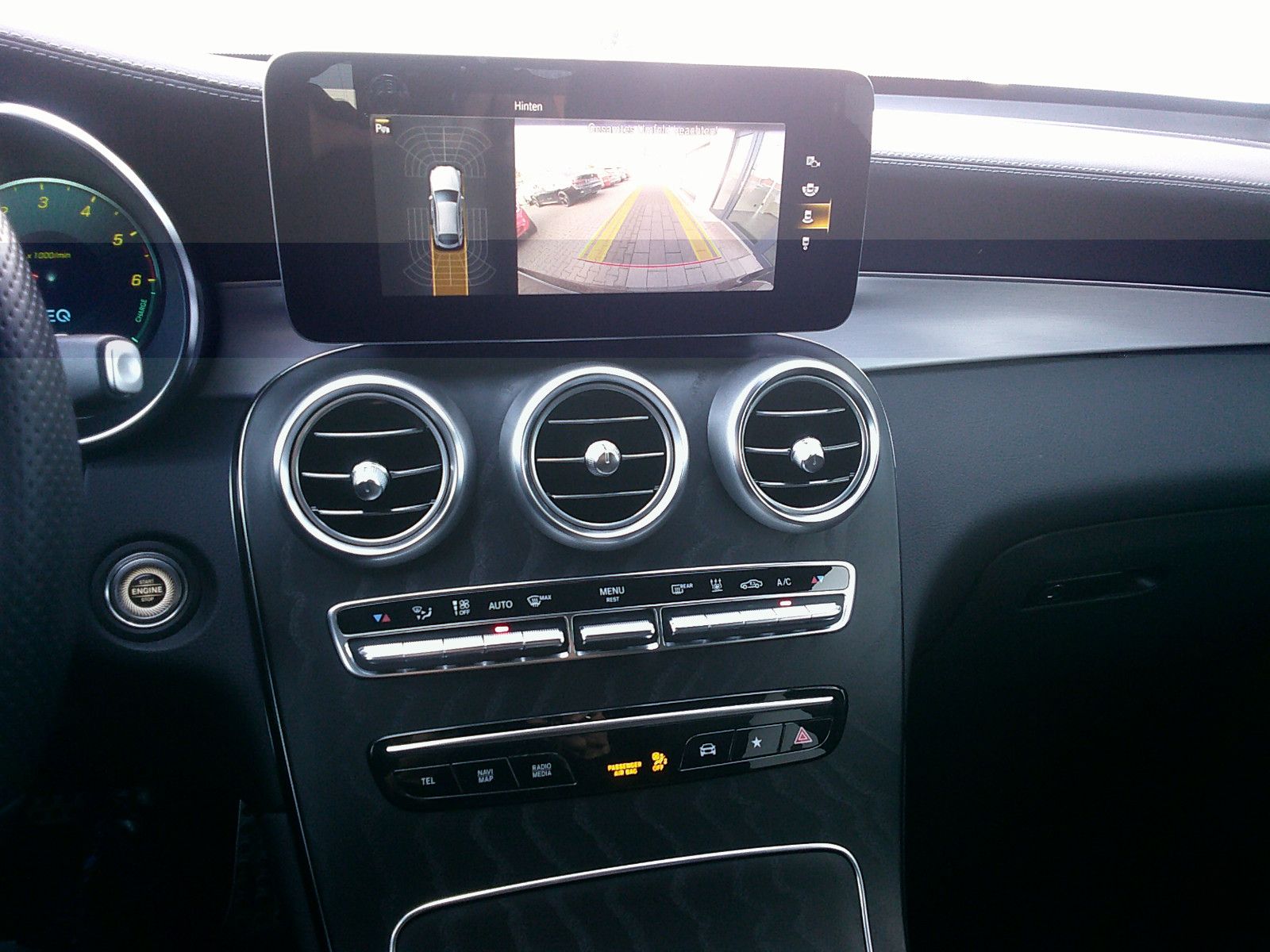 Fahrzeugabbildung Mercedes-Benz GLC 300 de 4Matic Coupe AMG Line / Night Paket