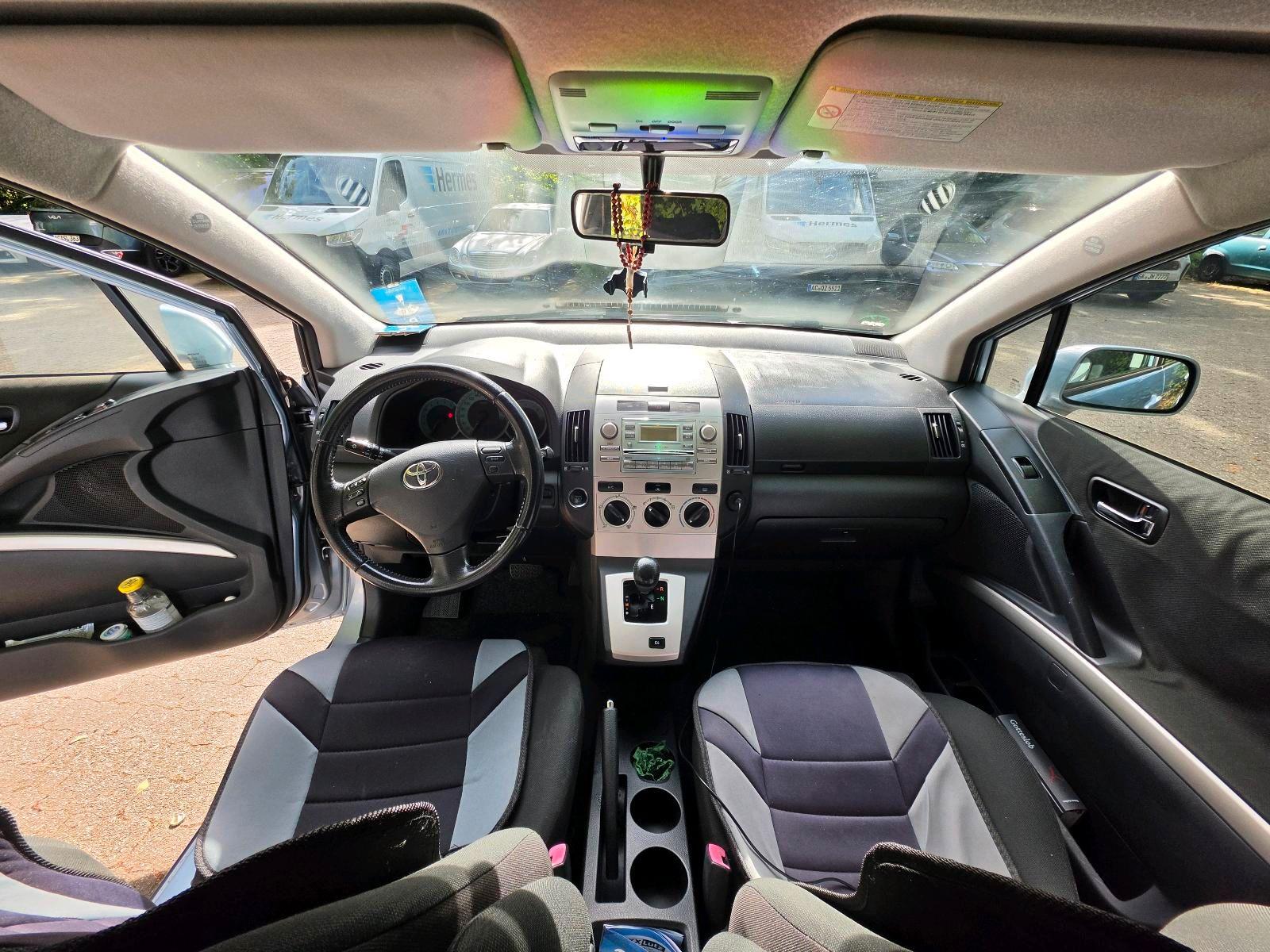 Toyota Corolla Verso 2005 — photo 7