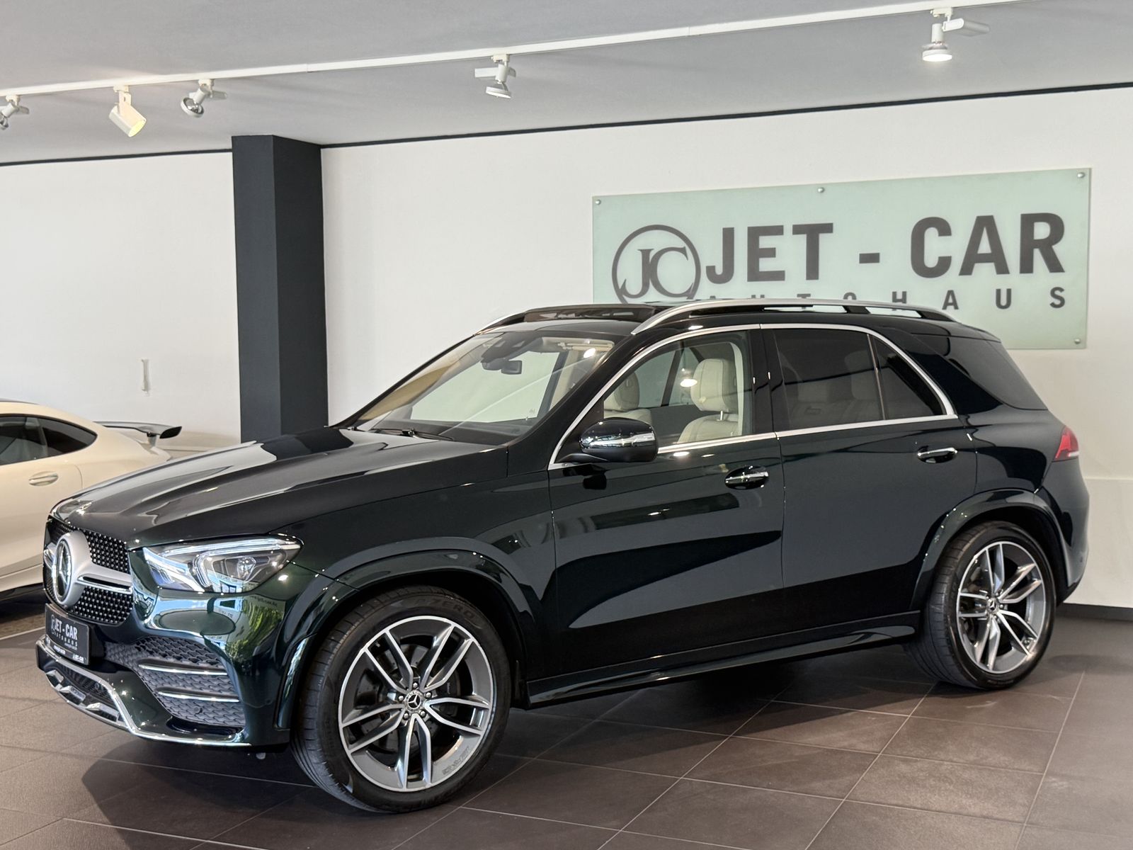MERCEDES-BENZ GLE 400 d 4M AMG *Pano-HUD-STHZ-Luft-1HD-AHK-22"