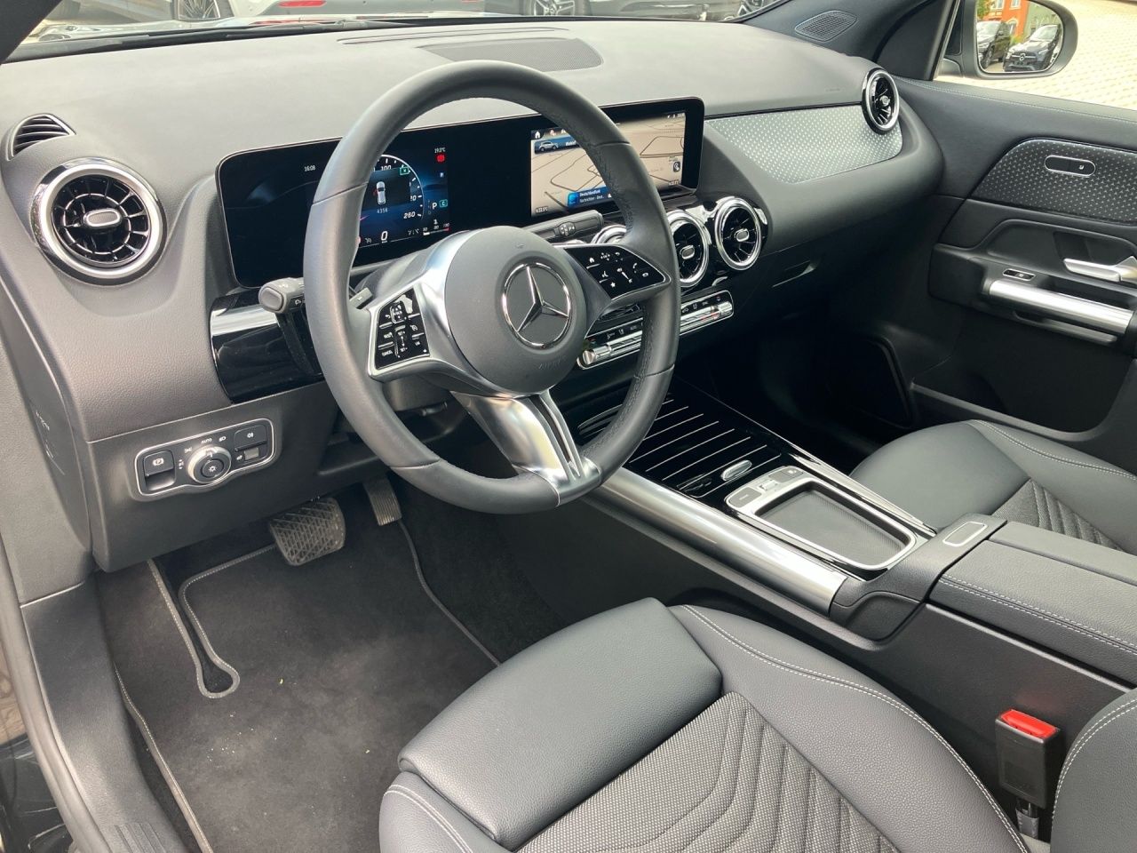Fahrzeugabbildung Mercedes-Benz GLA 200 d AHK+MULTIBEAM+EL.HECKKL+KAMERA+SHZ+