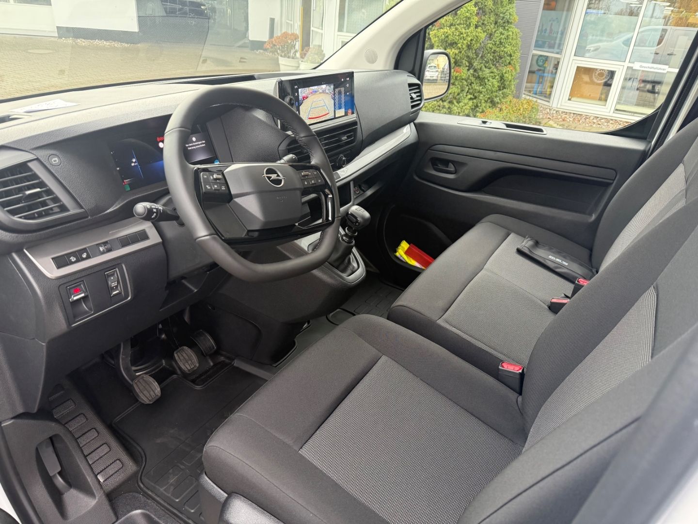 Fahrzeugabbildung Opel Vivaro Opel Kasten XL LED+AHK+Laderaumschutz