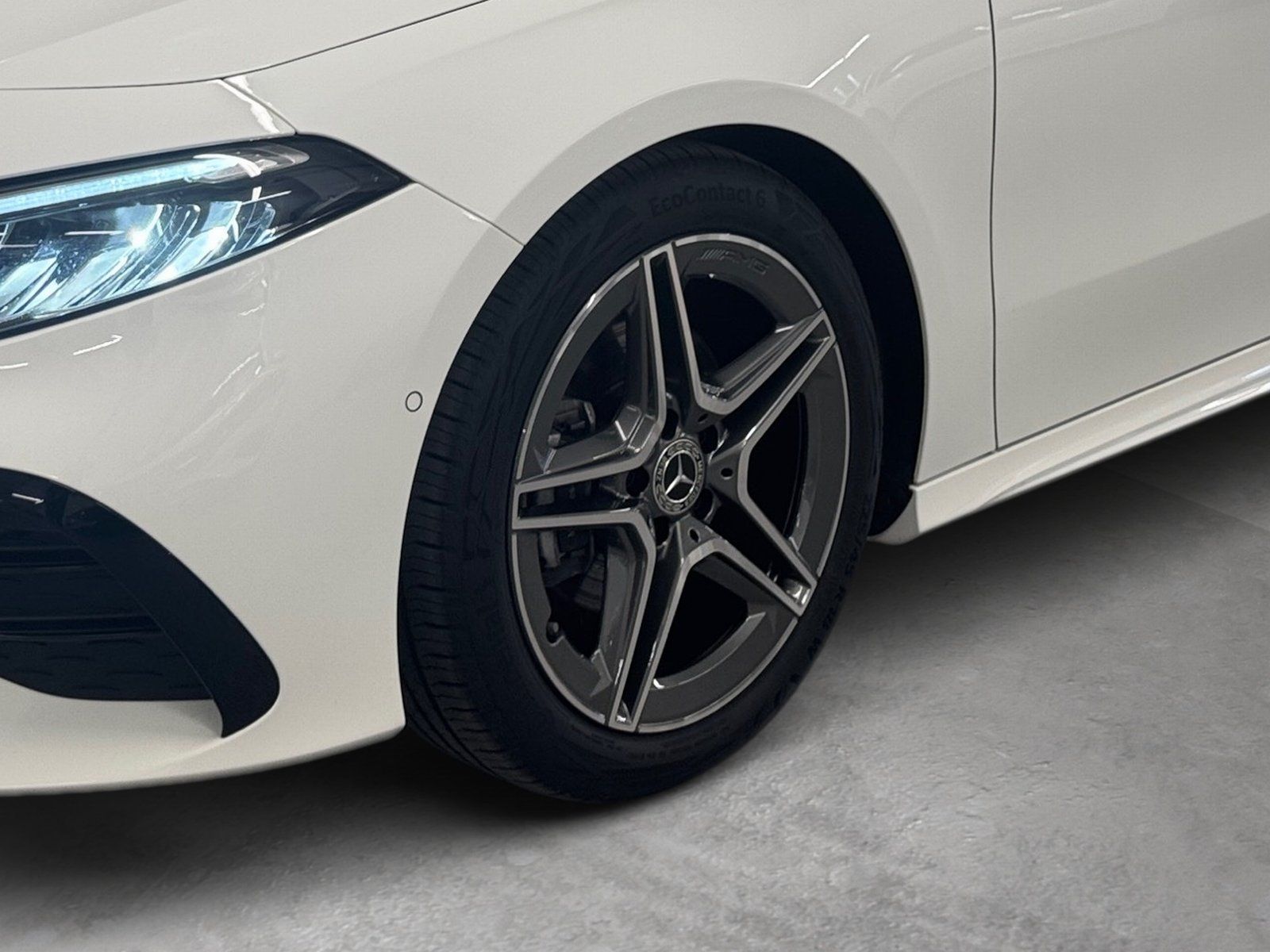 Fahrzeugabbildung Mercedes-Benz A 200 AMG Line *Panorama*LED*Kamera*CarPlay*18"*