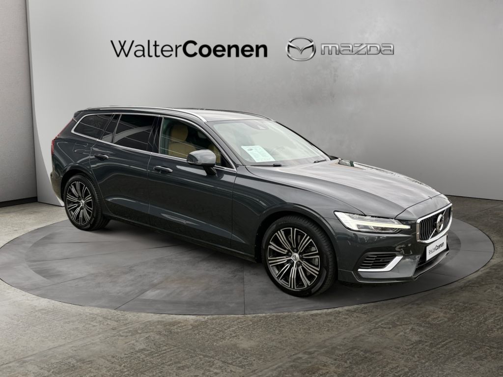 VOLVO V60 T8 AWD Twin Engine Inscription AHK semi elek VOLVO V60 T8 AWD Twin Engine Inscription AHK semi elek