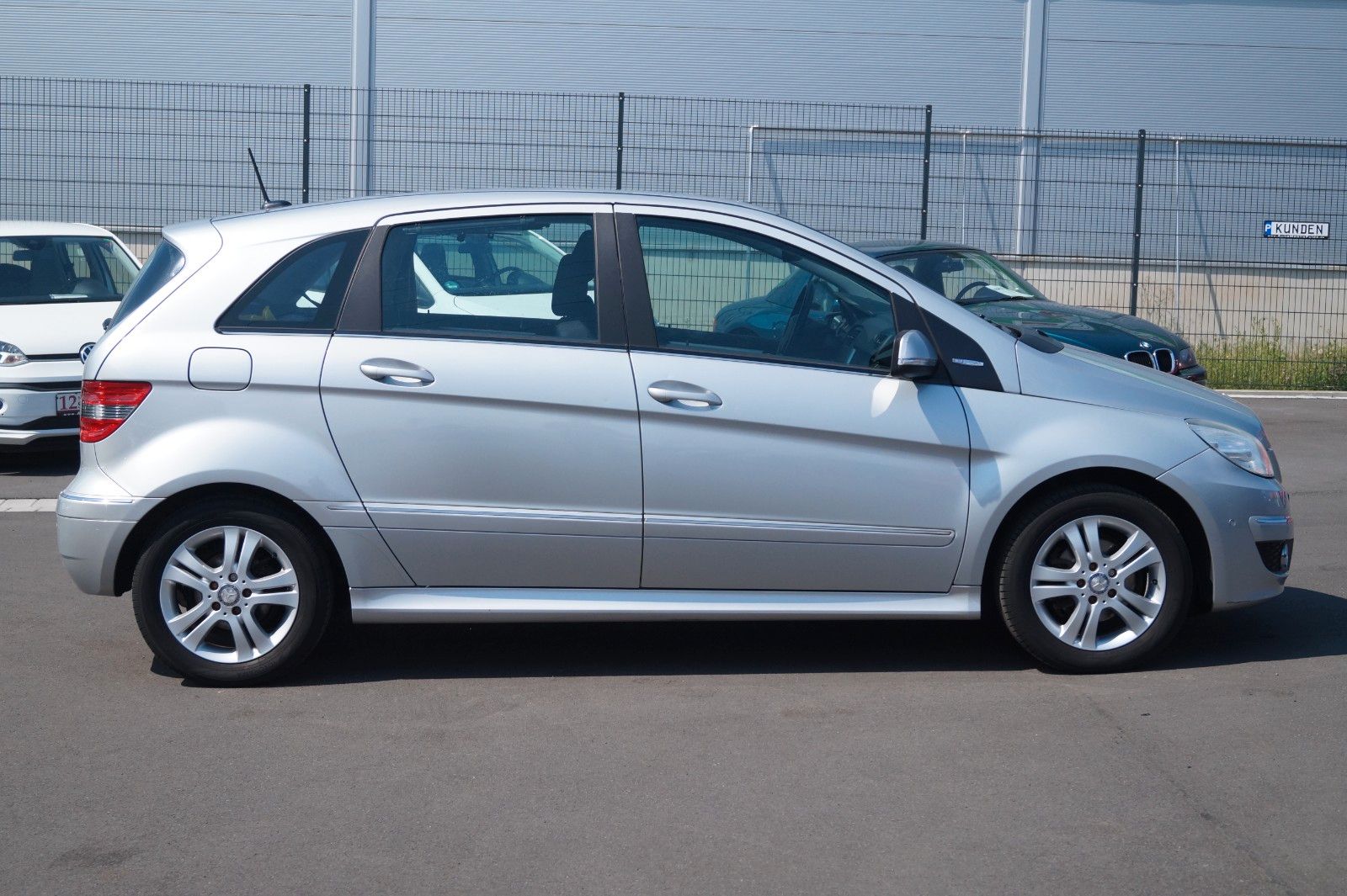 Fahrzeugabbildung Mercedes-Benz B 180 *1.Hand, TÜV neu, Inspektion neu