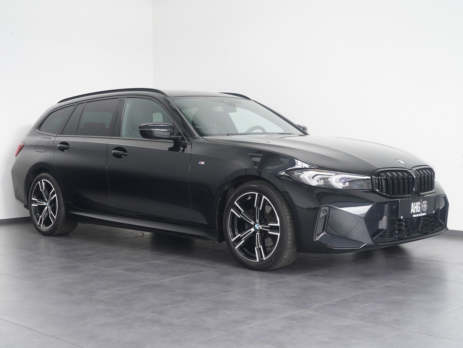 Fahrzeugabbildung BMW 320 d xDrive Touring M Sport LED/DAB/CARPLAY/ACC