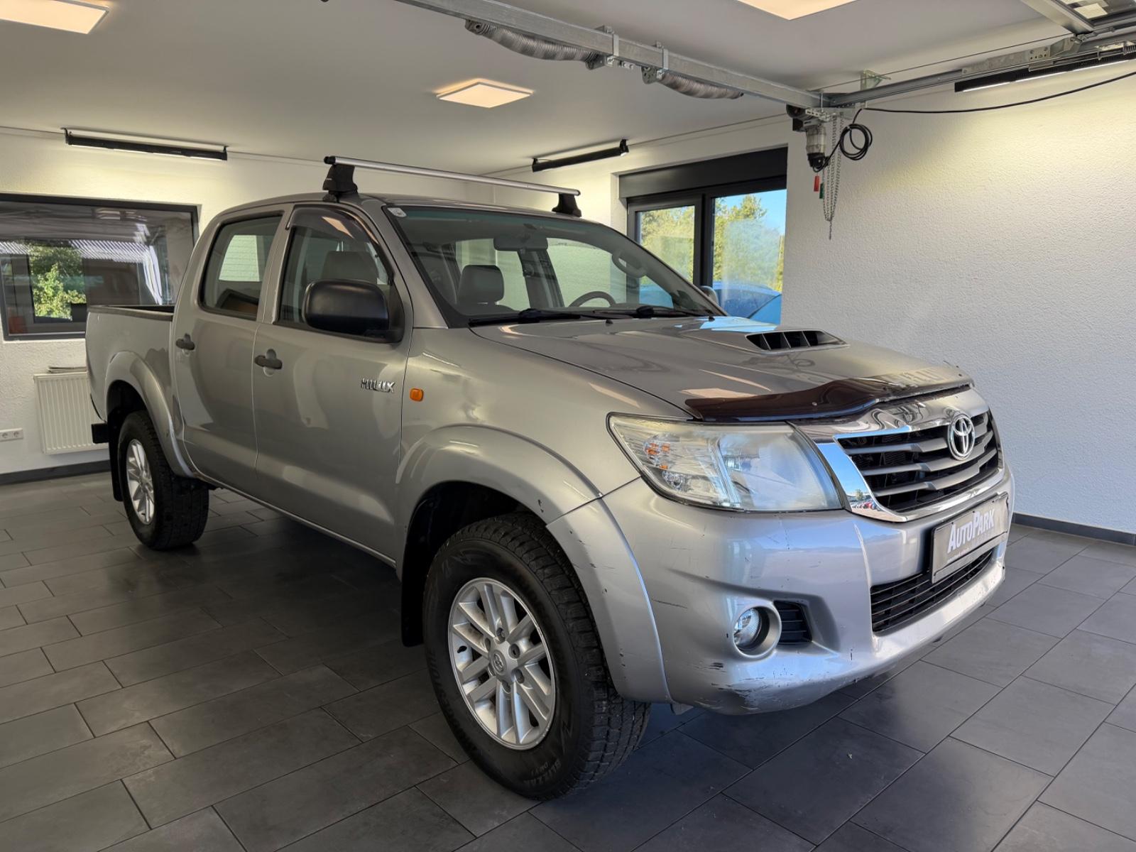 Toyota Hilux Double Cabine 2.5 D-4D | 144 ch | BVM | Feux diurnes LED | Vitres surteintées | Blocage de différentiel arrière