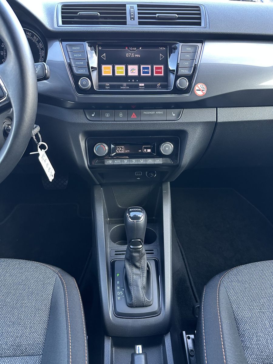 Fahrzeugabbildung SKODA Fabia Combi 1.0 TSI DSG Best of NAV+LED+CARPLAY