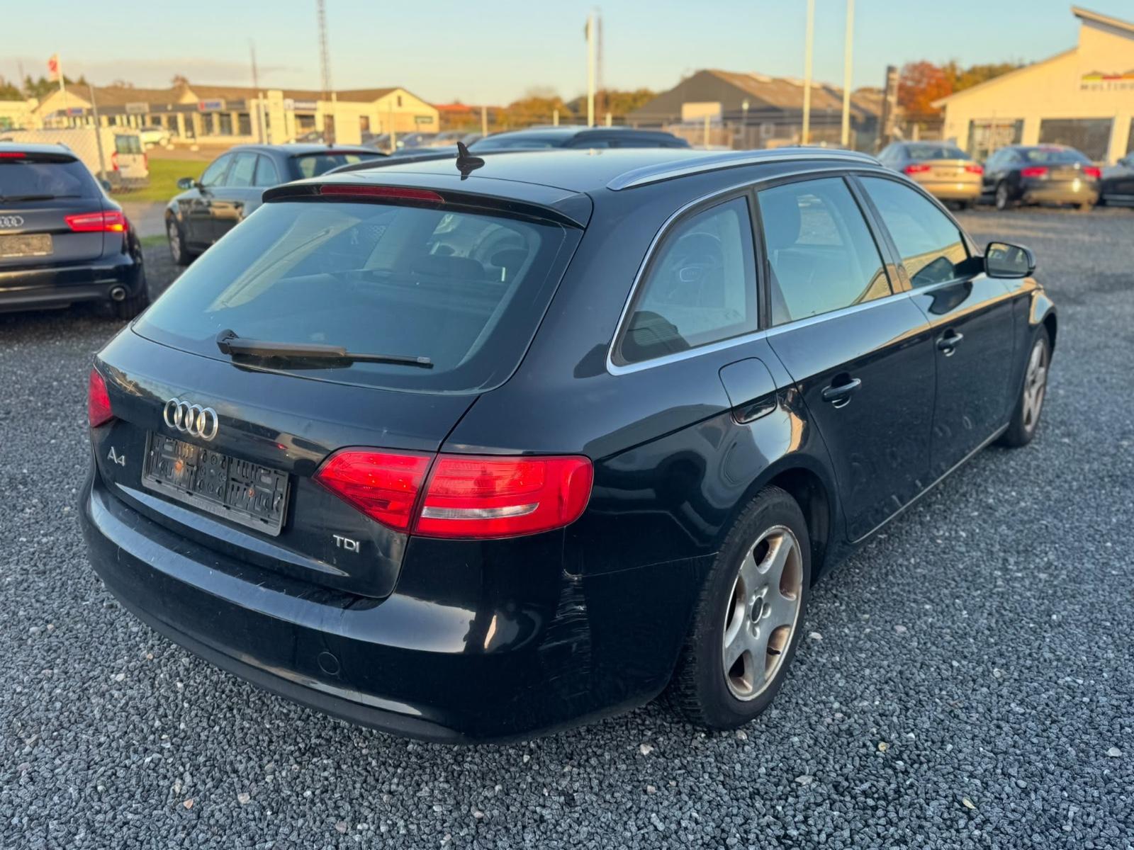 Audi A4 2013 — салон