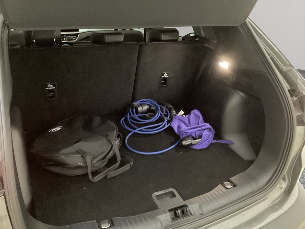 Fahrzeugabbildung Ford Kuga Plug-In Hybrid Active X HUD Navi AHK B&O