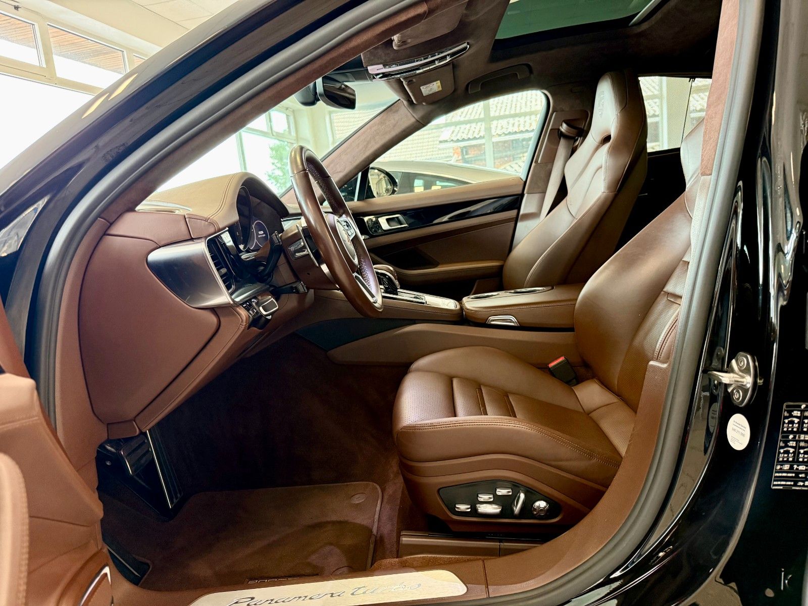 Fahrzeugabbildung Porsche Panamera Turbo PCCB/Panorama/SportDesign/ACC/DAB