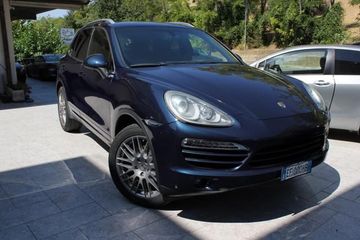 Porsche Cayenne - 5