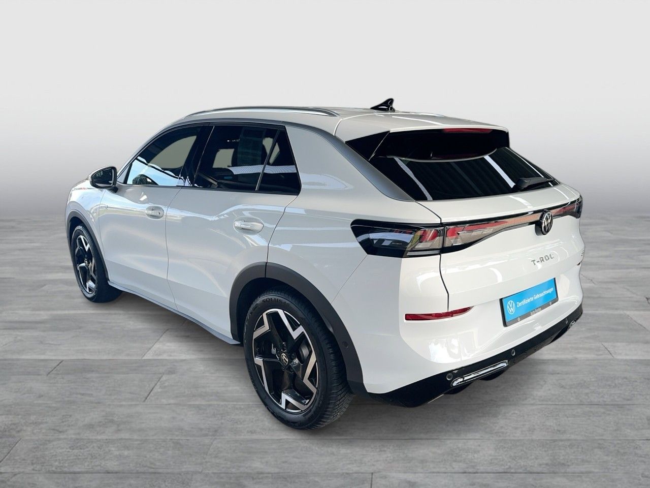 Volkswagen T-Roc 1.5 eTSI R-LINE IQ LIGHT AHK DSG foto 3
