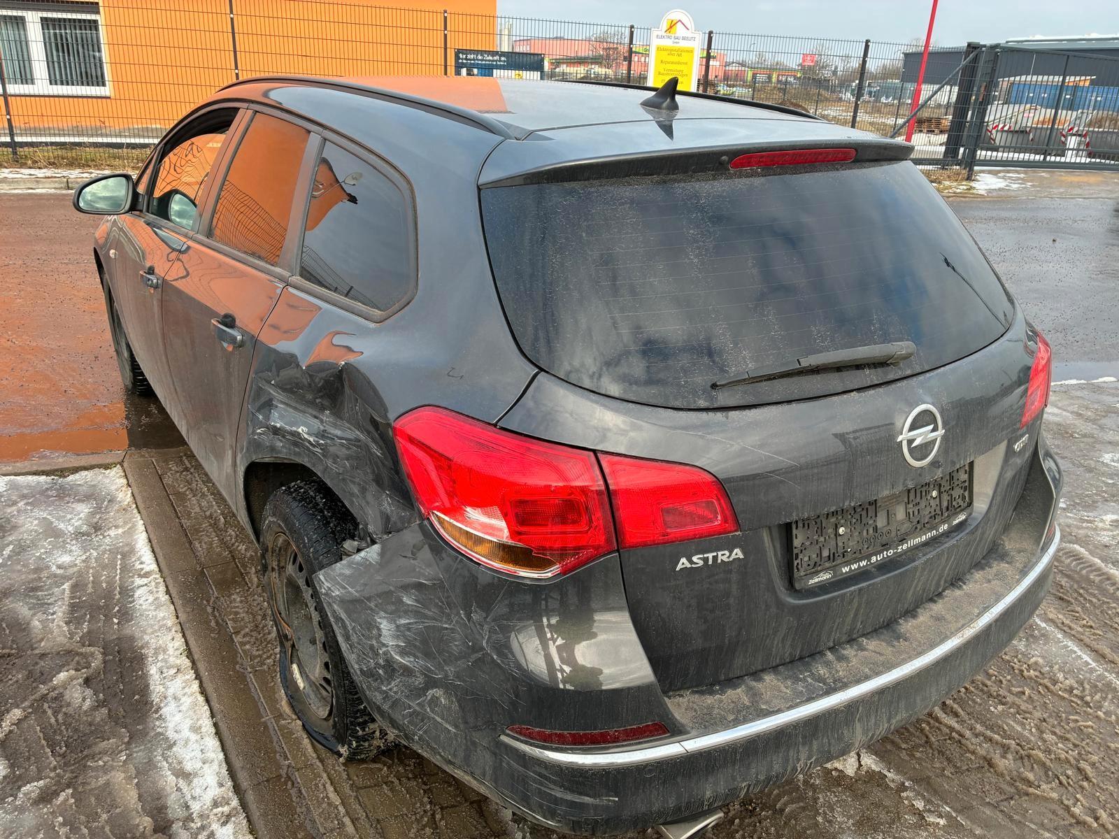 Opel Astra 2015 — engine 1.956 cm³, 165 HP (121kW)